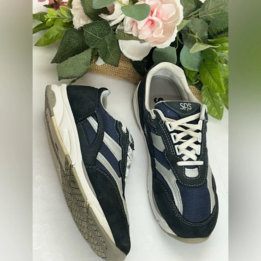Men's Black and Blue Sneakers